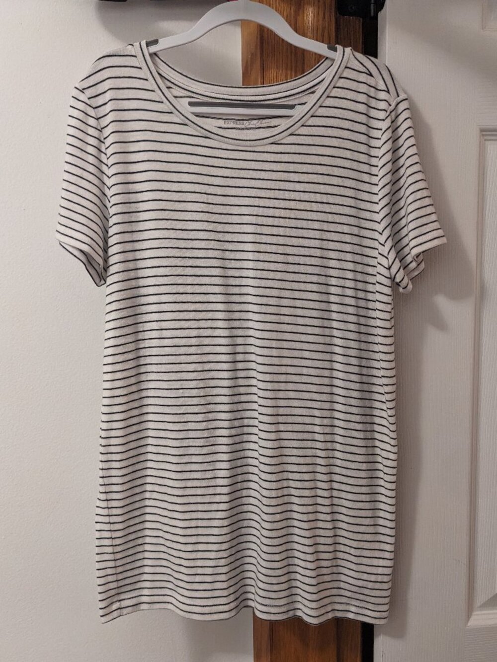 Express Slim Tee One Eleven Stripe Crew Neck White Black XS